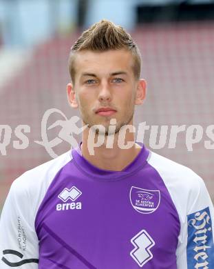 Fussball. SK Austria Klagenfurt. Mannschaftsfototermin. Portrait. Marco Leininger.
Klagenfurt, 23.7.2013.
Foto: Kuess
---
pressefotos, pressefotografie, kuess, qs, qspictures, sport, bild, bilder, bilddatenbank