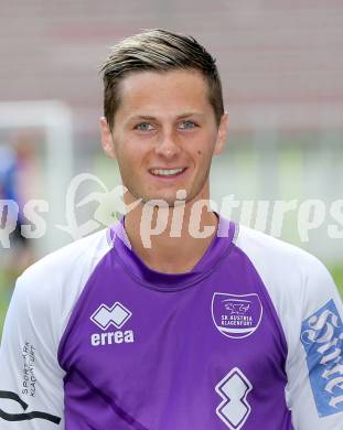 Fussball. SK Austria Klagenfurt. Mannschaftsfototermin. Portrait. Kevin Winkler.
Klagenfurt, 23.7.2013.
Foto: Kuess
---
pressefotos, pressefotografie, kuess, qs, qspictures, sport, bild, bilder, bilddatenbank