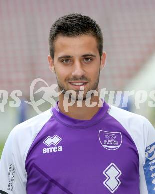 Fussball. SK Austria Klagenfurt. Mannschaftsfototermin. Portrait. Abian Jose Serrano Davila.
Klagenfurt, 23.7.2013.
Foto: Kuess
---
pressefotos, pressefotografie, kuess, qs, qspictures, sport, bild, bilder, bilddatenbank