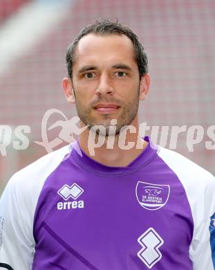 Fussball. SK Austria Klagenfurt. Mannschaftsfototermin. Portrait. Christian Prawda.
Klagenfurt, 23.7.2013.
Foto: Kuess
---
pressefotos, pressefotografie, kuess, qs, qspictures, sport, bild, bilder, bilddatenbank