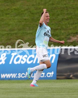 Fussball Kaerntner Liga. St. Veit gegen Gmuend. Torjubel Roman Adunka (St. Veit). St. Veit, am 26.7.2013.
Foto: Kuess
---
pressefotos, pressefotografie, kuess, qs, qspictures, sport, bild, bilder, bilddatenbank