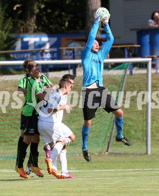 Fussball. Kaerntner Liga. ATUS Ferlach gegen Voelkermarkt.
Martin Sustersic, Christian Wohlmuth (Ferlach). Ferlach, 27.7.2013.
Foto: Kuess
---
pressefotos, pressefotografie, kuess, qs, qspictures, sport, bild, bilder, bilddatenbank