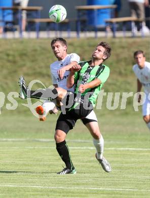 Fussball. Kaerntner Liga. ATUS Ferlach gegen Voelkermarkt.
Markus Dixer (Ferlach), Fabian Ladinig (Voelkermarkt). Ferlach, 27.7.2013.
Foto: Kuess
---
pressefotos, pressefotografie, kuess, qs, qspictures, sport, bild, bilder, bilddatenbank