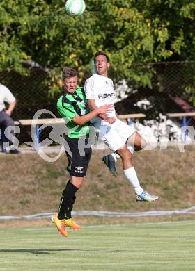 Fussball. Kaerntner Liga. ATUS Ferlach gegen Voelkermarkt.
Ernst Golautschnig (Ferlach), Oliver Kuester (Voelkermarkt). Ferlach, 27.7.2013.
Foto: Kuess
---
pressefotos, pressefotografie, kuess, qs, qspictures, sport, bild, bilder, bilddatenbank