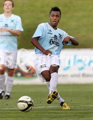 Fussball Kaerntner Liga. St. Veit gegen Gmuend. Nosa Iyobosa Edokpolor  (St. Veit). St. Veit, am 26.7.2013.
Foto: Kuess
---
pressefotos, pressefotografie, kuess, qs, qspictures, sport, bild, bilder, bilddatenbank