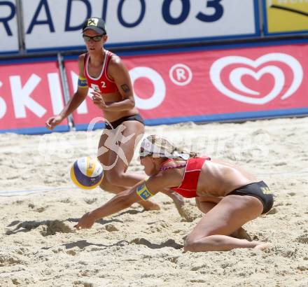 Beachvolleyball. Beach Volleyball Grand Slam 2013.  Stefanie SCHWAIGER, Doris SCHWAIGER. Klagenfurt, 30.7.2013.
Foto: Kuess
---
pressefotos, pressefotografie, kuess, qs, qspictures, sport, bild, bilder, bilddatenbank