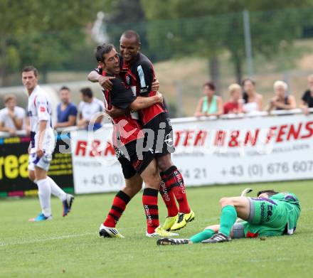 Fussball. Regionalliga. SAK gegen LASK Linz. Torjubel Radovan Vujanovic, Fabiano De Lima Campos Maria (LASK). Klagenfurt, 9.6.2013.
Foto: Kuess
---
pressefotos, pressefotografie, kuess, qs, qspictures, sport, bild, bilder, bilddatenbank