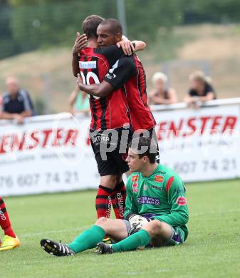 Fussball. Regionalliga. SAK gegen LASK Linz. Torjubel Ernst Oebster, Fabiano De Lima Campos Maria (LASK). Klagenfurt, 9.6.2013.
Foto: Kuess
---
pressefotos, pressefotografie, kuess, qs, qspictures, sport, bild, bilder, bilddatenbank