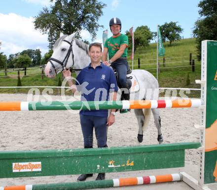 Reiten. Ranftlhof. Dieter Koefler. St. Veit, 12.6.2013.
Foto: Kuess
---
pressefotos, pressefotografie, kuess, qs, qspictures, sport, bild, bilder, bilddatenbank