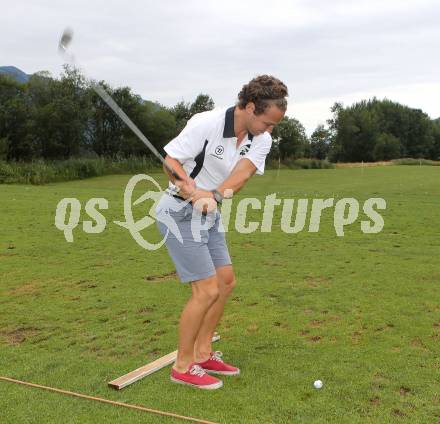 EBEL. Eishockey Bundesliga. Teambuilding VSV. Golf. John Hughes. Waidegg, am 10.8.2013.
Foto: Kuess
---
pressefotos, pressefotografie, kuess, qs, qspictures, sport, bild, bilder, bilddatenbank