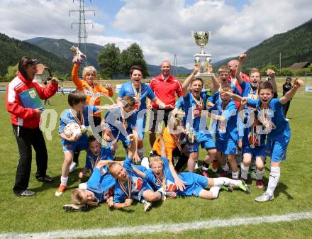 Fussball Schuelerliga. Finale. BG/BRG Villach-Perau gegen FSSZ Spittal an der Drau. Jubel Spittal. Treffen, am 28.5.2013.
Foto: Kuess
---
pressefotos, pressefotografie, kuess, qs, qspictures, sport, bild, bilder, bilddatenbank