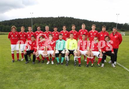 Fussball. 2. Klasse D. St. Andrae. Mannschaftsfoto. Ceplak Bernd (K), Leitner Christian, Yavru Haci Osman, Kontsch Daniel, Graessl Markus, Trippolt Martin Alfred, Ellersdorfer Mario,  Plisic Igor, Noessler Mario, Seifried Philipp, Obmann Dietmar Moertl; Vorne v.l.:  Trainer Baumgartner Gerald. Britzmann Egon Josef, Moertl Pascal Robert, Glantschnig Thomas, Friesacher Markus, Mayerhofer Martin, Rossmann Joachim Hannes, Co-Trainer Stefan Karner.
Tainach, 25.5.2013.
Foto: Kuess
---
pressefotos, pressefotografie, kuess, qs, qspictures, sport, bild, bilder, bilddatenbank