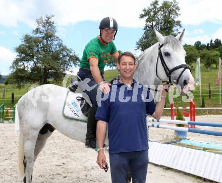 Reiten. Ranftlhof. Dieter Koefler. St. Veit, 12.6.2013.
Foto: Kuess
---
pressefotos, pressefotografie, kuess, qs, qspictures, sport, bild, bilder, bilddatenbank