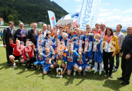 Fussball Schuelerliga. Finale. BG/BRG Villach-Perau gegen FSSZ Spittal an der Drau. Jubel Spittal. Treffen, am 28.5.2013.
Foto: Kuess
---
pressefotos, pressefotografie, kuess, qs, qspictures, sport, bild, bilder, bilddatenbank