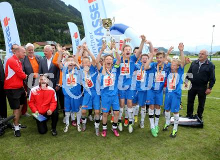 Fussball Schuelerliga. Finale. BG/BRG Villach-Perau gegen FSSZ Spittal an der Drau. Jubel Spittal. Treffen, am 28.5.2013.
Foto: Kuess
---
pressefotos, pressefotografie, kuess, qs, qspictures, sport, bild, bilder, bilddatenbank