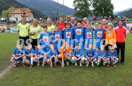 Fussball Schuelerliga. Finale. BG/BRG Villach-Perau gegen FSSZ Spittal an der Drau. Mannschaftsfoto FSSZ Spittal an der Drau mit Fritz Strobl. Treffen, am 28.5.2013.
Foto: Kuess
---
pressefotos, pressefotografie, kuess, qs, qspictures, sport, bild, bilder, bilddatenbank