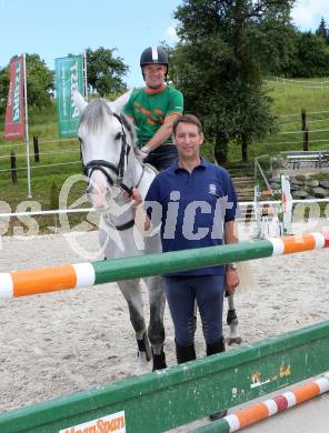 Reiten. Ranftlhof. Dieter Koefler. St. Veit, 12.6.2013.
Foto: Kuess
---
pressefotos, pressefotografie, kuess, qs, qspictures, sport, bild, bilder, bilddatenbank