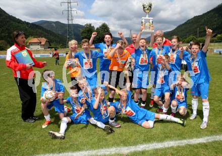 Fussball Schuelerliga. Finale. BG/BRG Villach-Perau gegen FSSZ Spittal an der Drau. Jubel Spittal. Treffen, am 28.5.2013.
Foto: Kuess
---
pressefotos, pressefotografie, kuess, qs, qspictures, sport, bild, bilder, bilddatenbank