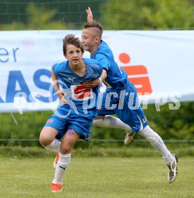 Fussball Schuelerliga. Finale. BG/BRG Villach-Perau gegen FSSZ Spittal an der Drau. Jubel Spittal. Treffen, am 28.5.2013.
Foto: Kuess
---
pressefotos, pressefotografie, kuess, qs, qspictures, sport, bild, bilder, bilddatenbank