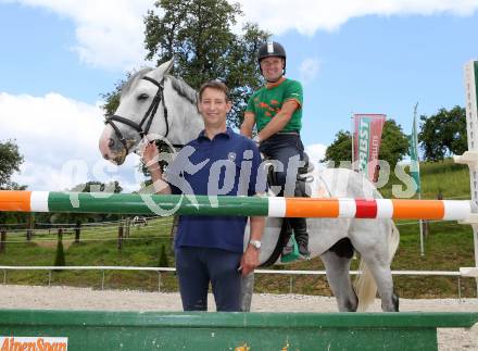 Reiten. Ranftlhof. Dieter Koefler. St. Veit, 12.6.2013.
Foto: Kuess
---
pressefotos, pressefotografie, kuess, qs, qspictures, sport, bild, bilder, bilddatenbank