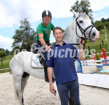 Reiten. Ranftlhof. Dieter Koefler. St. Veit, 12.6.2013.
Foto: Kuess
---
pressefotos, pressefotografie, kuess, qs, qspictures, sport, bild, bilder, bilddatenbank