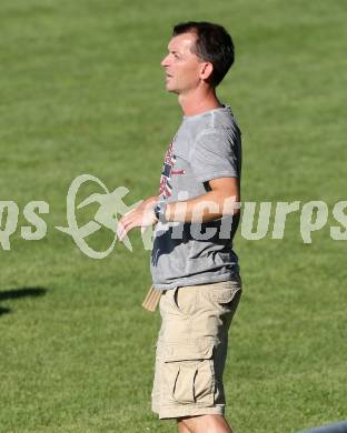 Fussball Koettmannsdorf gegen Spittal. Trainer Rudolf Perz(Koettmannsdorf). Koettmannsdorf, am 11.8.2013.
Foto: Kuess
---
pressefotos, pressefotografie, kuess, qs, qspictures, sport, bild, bilder, bilddatenbank