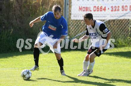 Fussball Koettmannsdorf gegen Spittal. Christian Schimmel (Koettmannsdorf), Jan Erik Tscheru (Spittal). Koettmannsdorf, am 11.8.2013.
Foto: Kuess
---
pressefotos, pressefotografie, kuess, qs, qspictures, sport, bild, bilder, bilddatenbank