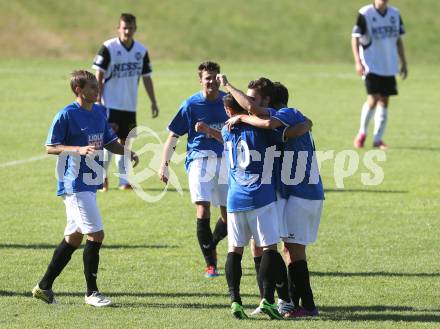 Fussball Koettmannsdorf gegen Spittal. Torjubel Jakob Orgonyi (Koettmannsdorf). Koettmannsdorf, am 11.8.2013.
Foto: Kuess
---
pressefotos, pressefotografie, kuess, qs, qspictures, sport, bild, bilder, bilddatenbank