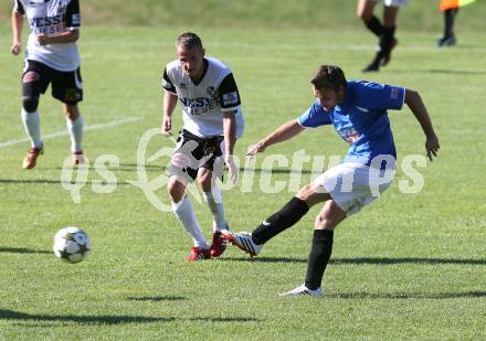 Fussball Koettmannsdorf gegen Spittal. Jakob Orgonyi (Koettmannsdorf), Christian Krieber (Spittal). Koettmannsdorf, am 11.8.2013.
Foto: Kuess
---
pressefotos, pressefotografie, kuess, qs, qspictures, sport, bild, bilder, bilddatenbank