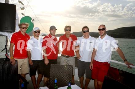 Eishockey. Bundesliga. KAC. Schifffahrt am Woerthersee. Rene Swette, Thomas Koch, Stefan Geier, Maximilian Isopp, Manuel Geier, Herbert Ratz. 8.8.2013.
Foto: Kuess
---
pressefotos, pressefotografie, kuess, qs, qspictures, sport, bild, bilder, bilddatenbank