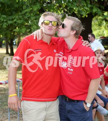 Eishockey. Bundesliga. KAC. Schifffahrt am Woerthersee. Rene Swette, Markus Pirmann. 8.8.2013.
Foto: Kuess
---
pressefotos, pressefotografie, kuess, qs, qspictures, sport, bild, bilder, bilddatenbank