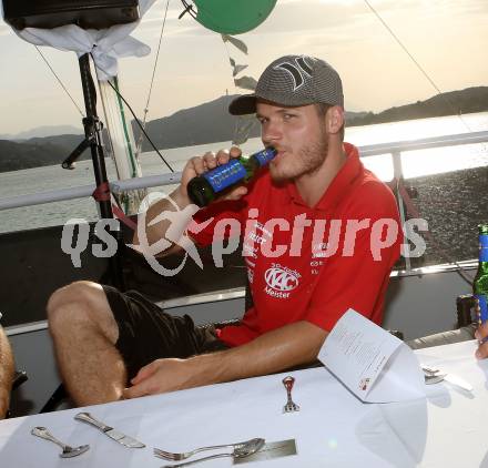 Eishockey. Bundesliga. KAC. Schifffahrt am Woerthersee. Stefan Geier. 8.8.2013.
Foto: Kuess
---
pressefotos, pressefotografie, kuess, qs, qspictures, sport, bild, bilder, bilddatenbank