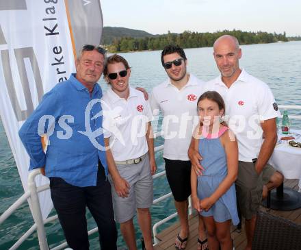 Eishockey. Bundesliga. KAC. Schifffahrt am Woerthersee. Karl Nedwed, Tyler Scofield, Tyler Spurgeon, Christer Olsson mit Tochter Nellie. 8.8.2013.
Foto: Kuess
---
pressefotos, pressefotografie, kuess, qs, qspictures, sport, bild, bilder, bilddatenbank