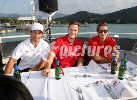Eishockey. Bundesliga. KAC. Schifffahrt am Woerthersee. Thomas Koch, Stefan Geier, Maximilian Isopp. 8.8.2013.
Foto: Kuess
---
pressefotos, pressefotografie, kuess, qs, qspictures, sport, bild, bilder, bilddatenbank