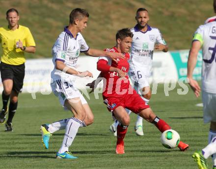 Fussball Testspiel. Hamburger SV gegen RSC Anderlecht. Ivo Ilivevic,  (HSV), Leander Dendocker (Anderlecht). St. Veit, am 15.7.2013.
Foto: Kuess
---
pressefotos, pressefotografie, kuess, qs, qspictures, sport, bild, bilder, bilddatenbank