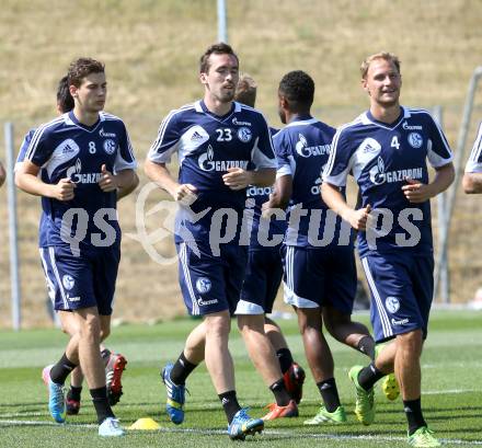 Fussball. FC Schalke 04. Trainingslager.  Leon Goretzka, Christian Fuchs, Benedikt Hoewedes. Klagenfurt, 20.7.2013.
Foto: Kuess
---
pressefotos, pressefotografie, kuess, qs, qspictures, sport, bild, bilder, bilddatenbank