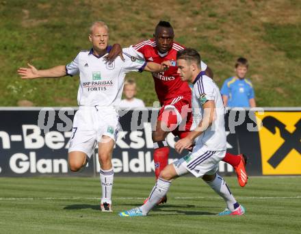 Fussball Testspiel. Hamburger SV gegen RSC Anderlecht. Jordan Zoua,  (HSV), Olivier Deschacht, Bram Nuytinck,  (Anderlecht). St. Veit, am 15.7.2013.
Foto: Kuess
---
pressefotos, pressefotografie, kuess, qs, qspictures, sport, bild, bilder, bilddatenbank