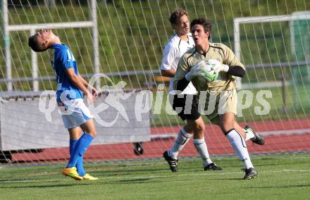 Fussball Regionalliga. VSV gegen WAC Amateure. Dario Drmac, (VSV), Marko Soldo (WAC). Villach, 17.8.2013.
Foto: Kuess
---
pressefotos, pressefotografie, kuess, qs, qspictures, sport, bild, bilder, bilddatenbank