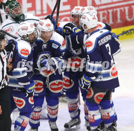 Eishockey Testspiel. VSV gegen Rosenheim. Torjubel (VSV). Villach, am 18.8.2013.
Foto: Kuess
---
pressefotos, pressefotografie, kuess, qs, qspictures, sport, bild, bilder, bilddatenbank