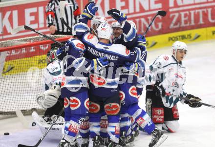 Eishockey Testspiel. VSV gegen Rosenheim. Torjubel (VSV). Villach, am 18.8.2013.
Foto: Kuess
---
pressefotos, pressefotografie, kuess, qs, qspictures, sport, bild, bilder, bilddatenbank