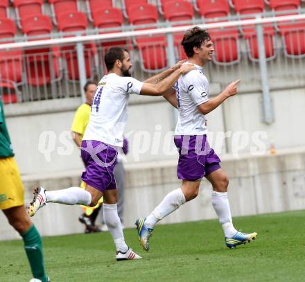 Fussball. Regionalliga. Austria Klagenfurt gegen Voecklamarkt. Torjubel Andreas Tiffner, Oliver Pusztai (Klagenfurt).. Klagenfurt, 20.8.2013.
Foto: Kuess
---
pressefotos, pressefotografie, kuess, qs, qspictures, sport, bild, bilder, bilddatenbank