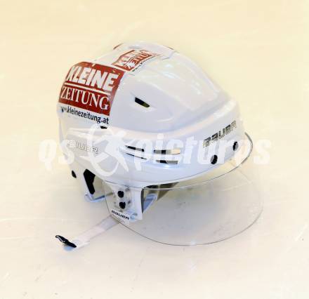 Eishockey. Bundesliga. Mannschaftsfototermin.  Helm. Klagenfurt, 21.8.2013.
Foto: Kuess
---
pressefotos, pressefotografie, kuess, qs, qspictures, sport, bild, bilder, bilddatenbank