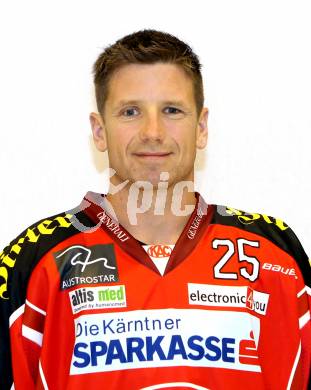 Eishockey. Bundesliga. Mannschaftsfototermin. Portrait. Kirk Furey. Klagenfurt, 21.8.2013.
Foto: Kuess
---
pressefotos, pressefotografie, kuess, qs, qspictures, sport, bild, bilder, bilddatenbank