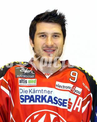 Eishockey. Bundesliga. Mannschaftsfototermin. Portrait. Tyler Spurgeon. Klagenfurt, 21.8.2013.
Foto: Kuess
---
pressefotos, pressefotografie, kuess, qs, qspictures, sport, bild, bilder, bilddatenbank