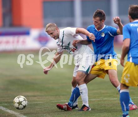 Fussball Kaerntner Liga. Voelkermarkt gegen SVG Bleiburg. Daniel Poeschl, (Voelkermarkt), Luka Grgic (Bleiburg). Voelkermarkt, 23.8.2013.
Foto: Kuess
---
pressefotos, pressefotografie, kuess, qs, qspictures, sport, bild, bilder, bilddatenbank