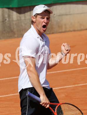 Tennis. Kelag Power Future Turnier. Jubel Patrick Ofner. Poertschach, am 24.8.2013.
Foto: Kuess
---
pressefotos, pressefotografie, kuess, qs, qspictures, sport, bild, bilder, bilddatenbank