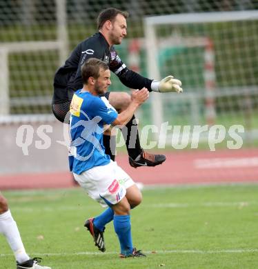 Fussball Regionalliga. VSV gegen SK Austria Klagenfurt. Martin Trattnig,  (VSV), Alexander Schenk (Austria Klagenfurt). Villach, 24.8.2013.
Foto: Kuess
---
pressefotos, pressefotografie, kuess, qs, qspictures, sport, bild, bilder, bilddatenbank