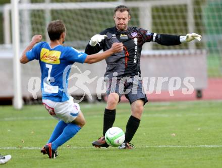 Fussball Regionalliga. VSV gegen SK Austria Klagenfurt. Martin Trattnig,  (VSV), Alexander Schenk (Austria Klagenfurt).. Villach, 24.8.2013.
Foto: Kuess
---
pressefotos, pressefotografie, kuess, qs, qspictures, sport, bild, bilder, bilddatenbank