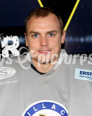 BEL Eishockey Bundesliga. VSV. Mannschaftsfototermin. Portrait. Jean-Philippe Lamoureux. Villach, 24.8.2013.
Foto: Kuess 
---
pressefotos, pressefotografie, kuess, qs, qspictures, sport, bild, bilder, bilddatenbank