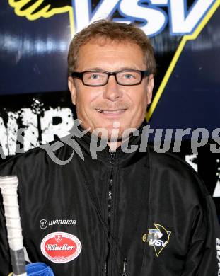 BEL Eishockey Bundesliga. VSV. Mannschaftsfototermin. Portrait. Trainer Hannu Jaervenpaeae. Villach, 24.8.2013.
Foto: Kuess 
---
pressefotos, pressefotografie, kuess, qs, qspictures, sport, bild, bilder, bilddatenbank